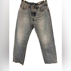 VTG 501 Levi's premium Men's relaxed fit Jeans in Classic Blue